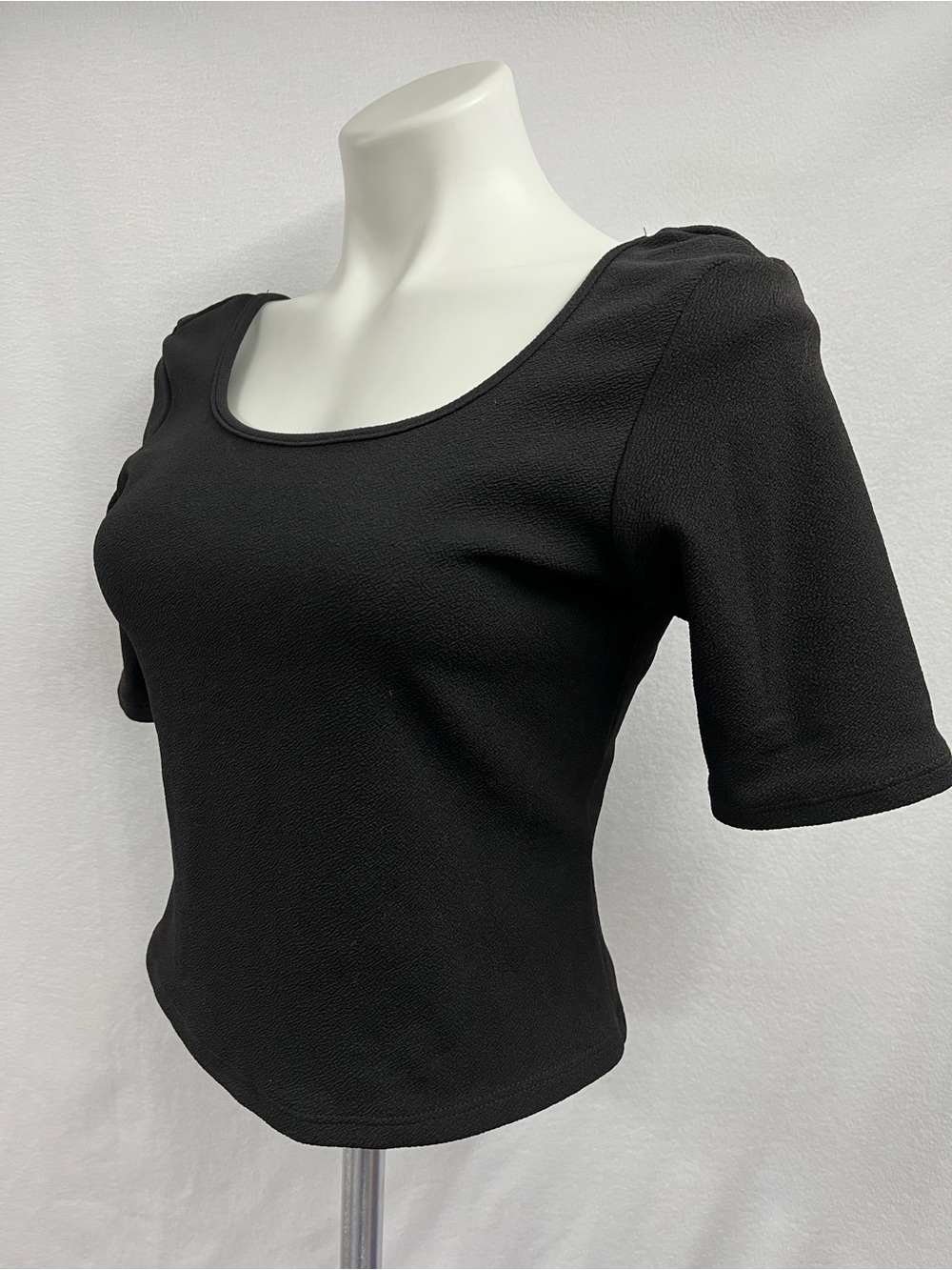 About A Girl Black Scoop Neck Short Sleeve Crop Top